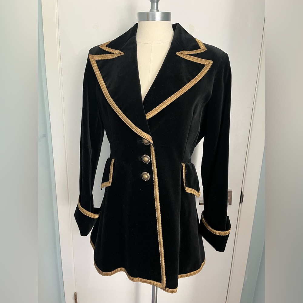 RARE designer Georges Rech Paris. Elegant Black and Gold Women's Velvet Jacket